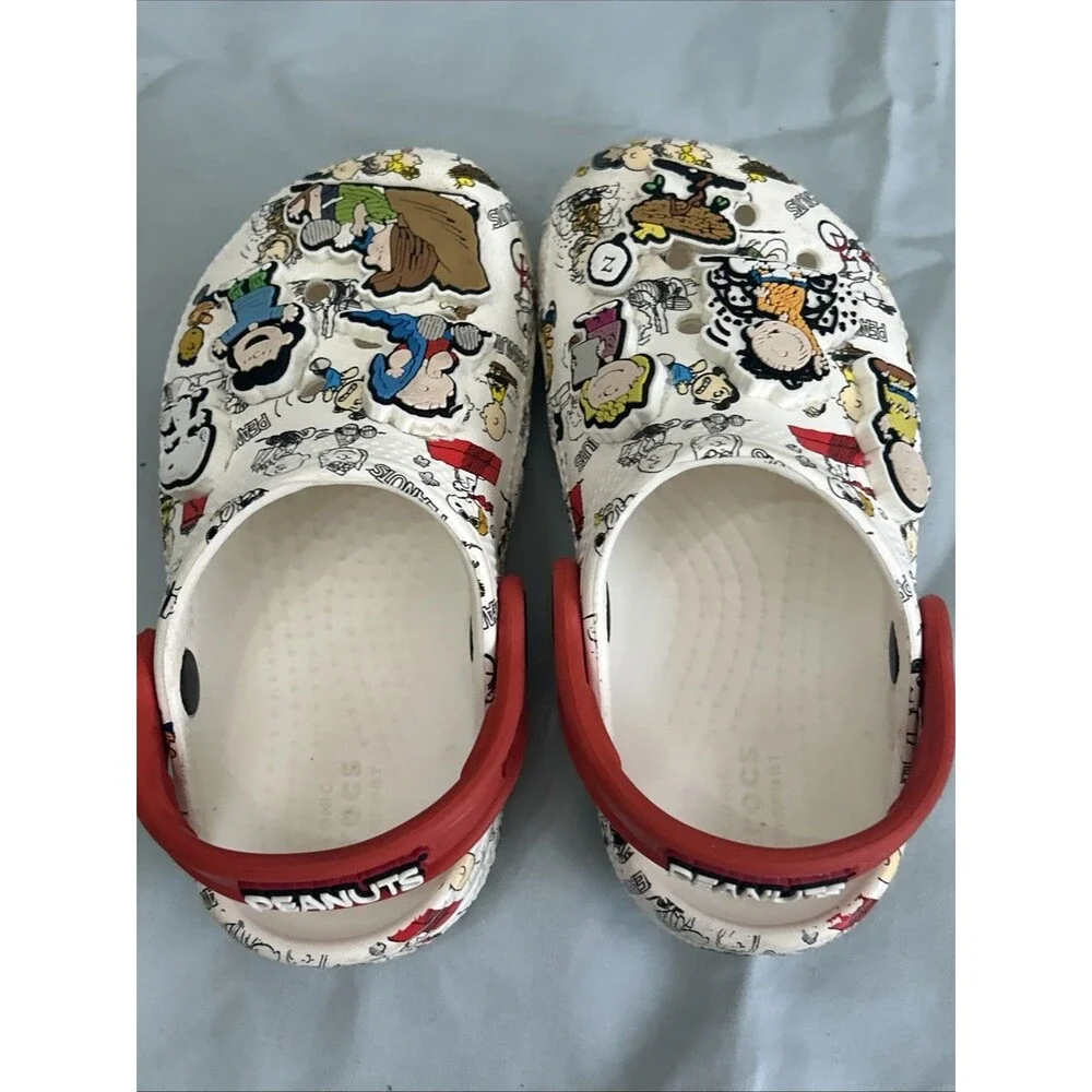 Peanuts Snoopy Graphic Print Kids Classic Crocs W/ Jibbitz Charms Sz US 8